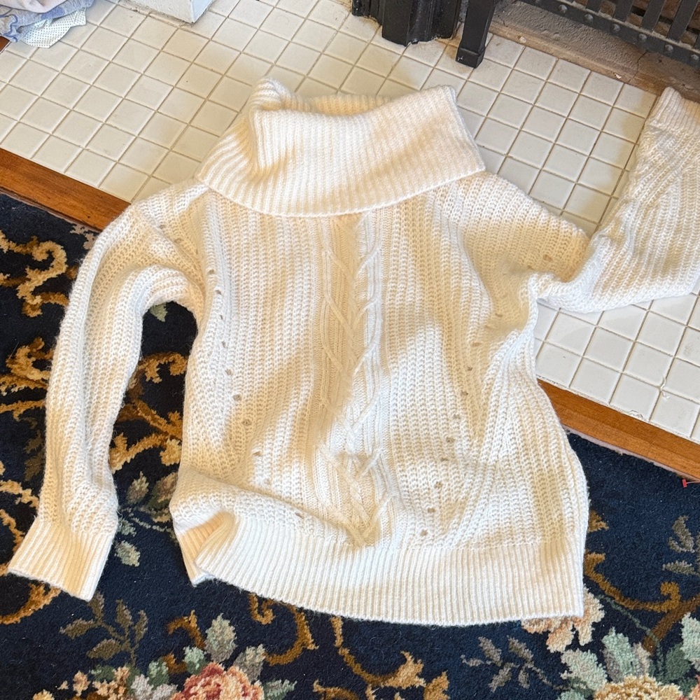 Banana Republic Cream Cowl Neck Sweater- never worn 119 retail